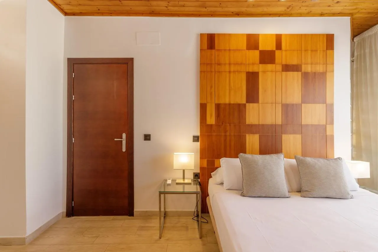 Apartamentos Autor By Caleta Homes Malaga Apartment